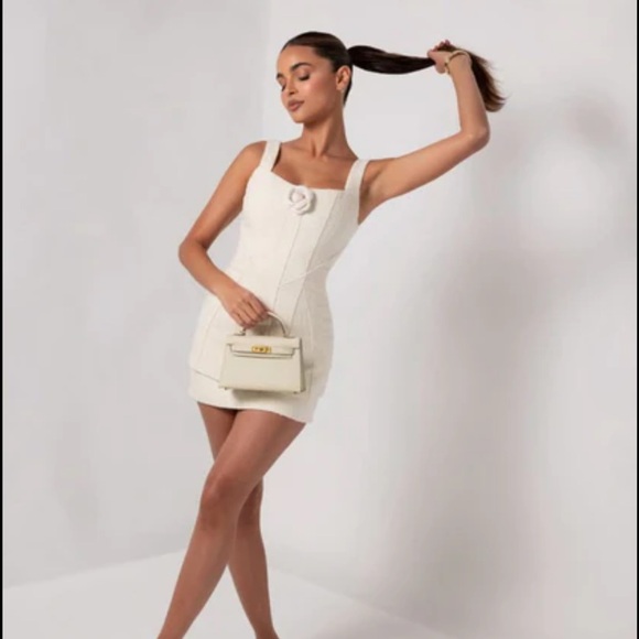 Heiress Beverly Hills cream boucle flower mini dress - Picture 2 of 5